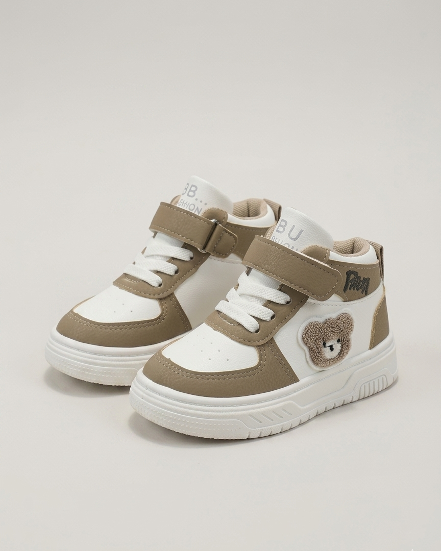 Zapatillas deportivas de diseño de goma con interior acolchado y cálido. en España