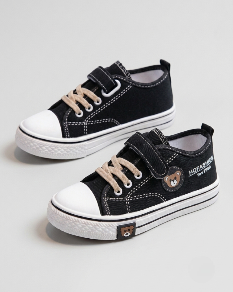 Zapato infantil con diseño atractivo y estampado de oso en España
