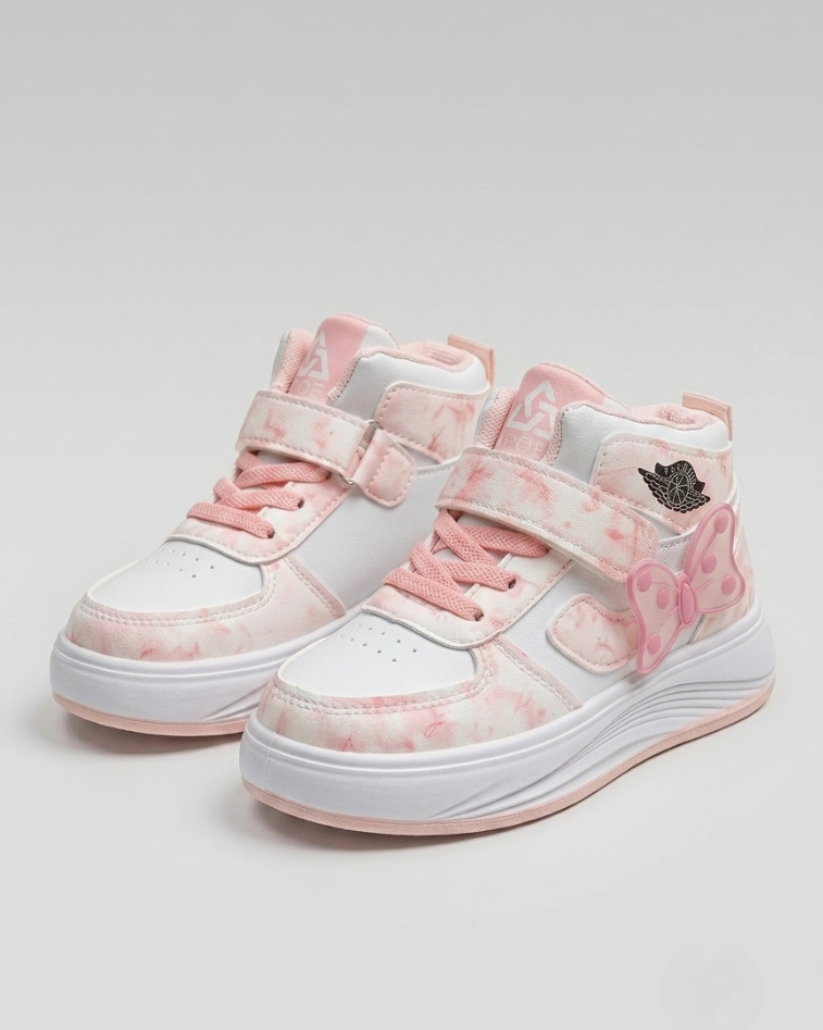 Zapatillas deportivas para niñas con diseño moderno en España