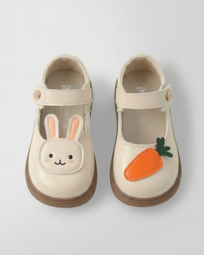 Zapato infantil con diseño de dibujos animados divertido y colorido en España