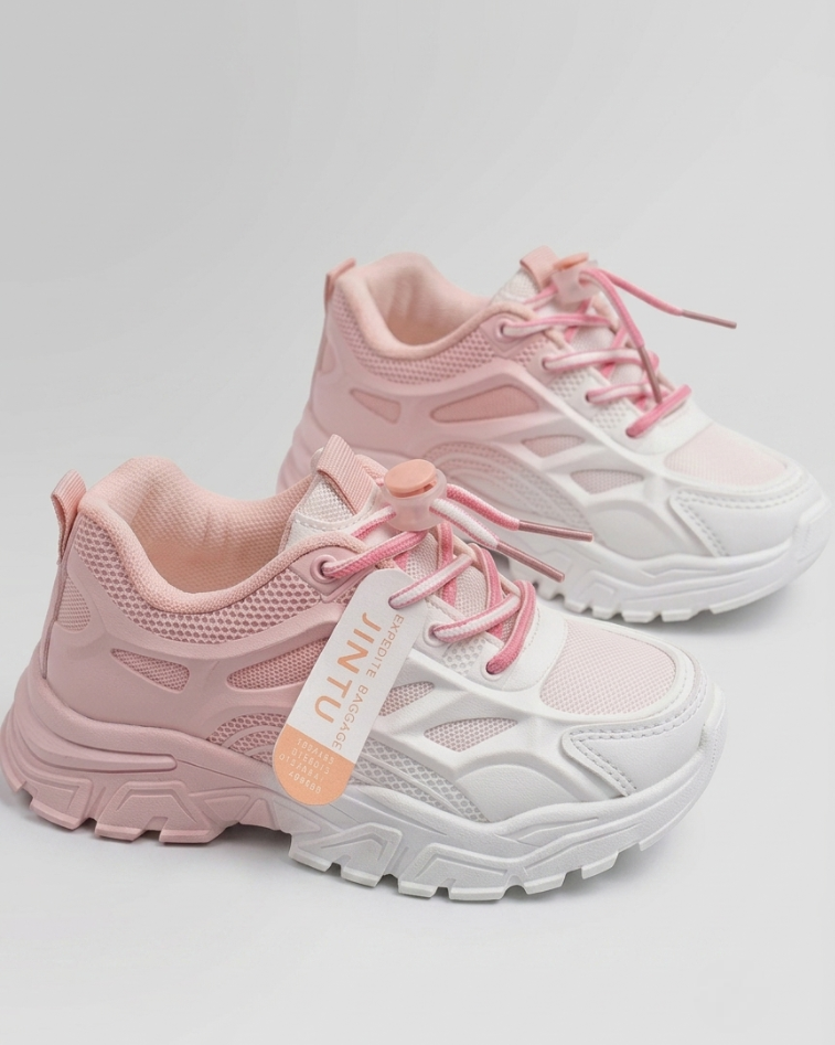 Zapato con diseño deportivo moderno en España