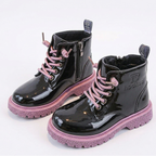 Bota de invierno brillante con estilo moderno para niños en España