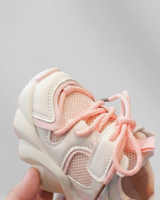 Zapatilla deportiva ligera y transpirable con cordones y diseño moderno para niños en España