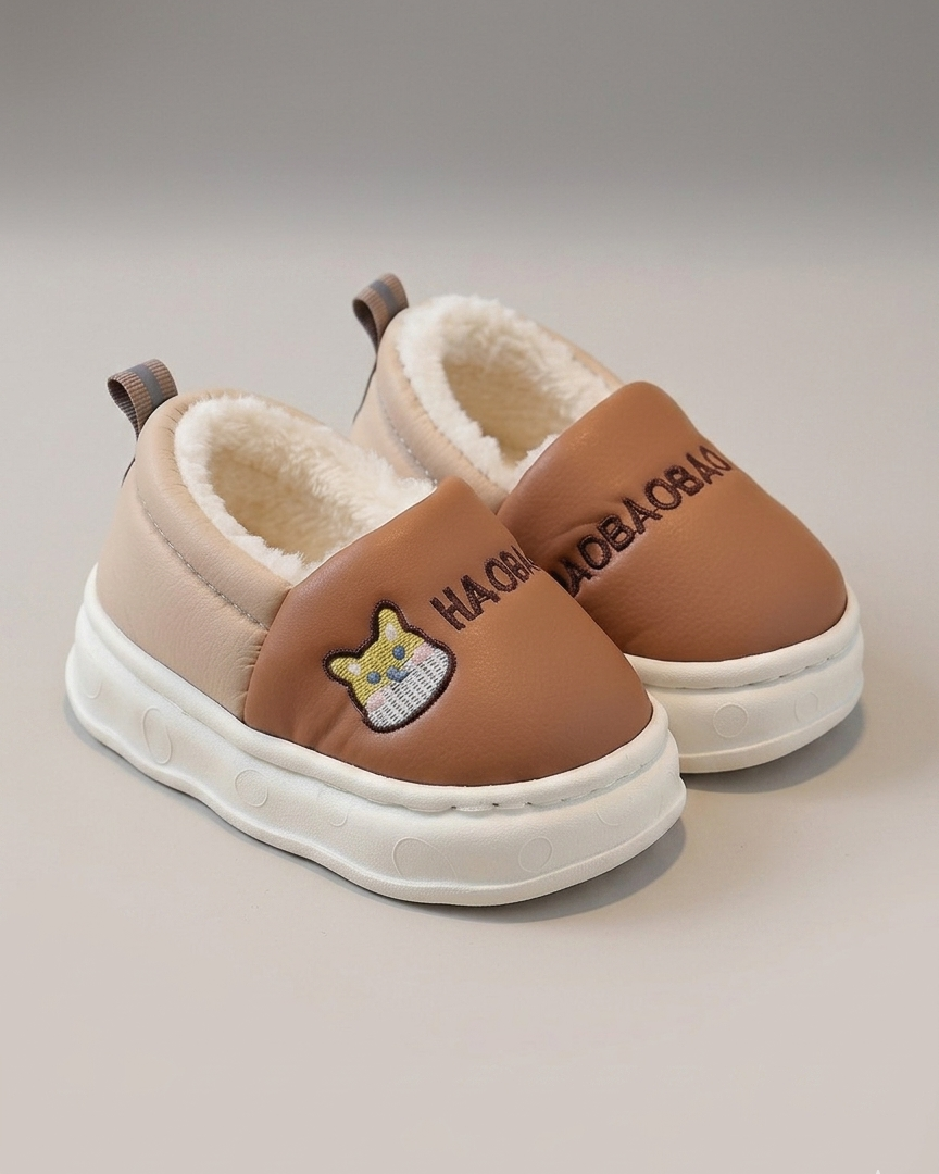 Pantuflas de invierno acolchadas con estampado de gatos para niños en España