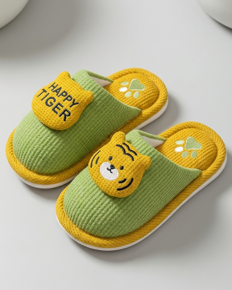 Pantuflas de algodón suave con forro cálido y diseño de dibujos animados en España