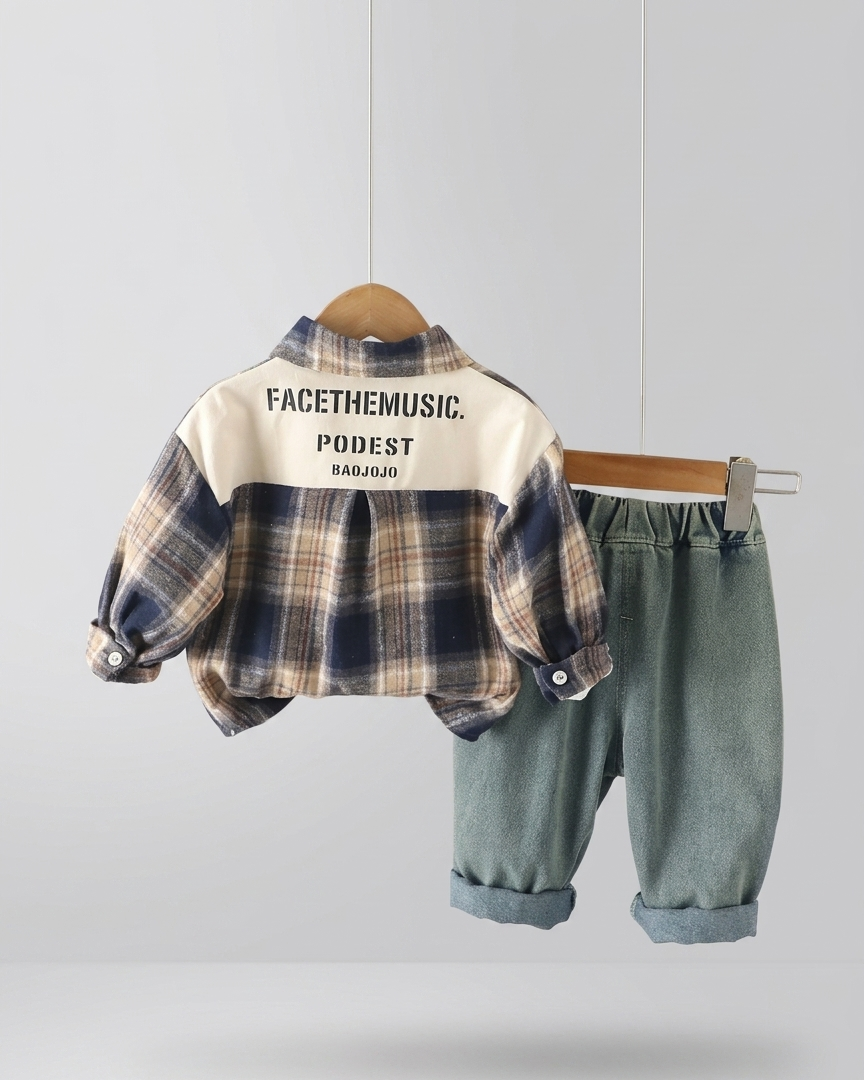 Conjunto niño 3 piezas de ropa niño: camiseta de algodón, camisa de cuadros y pantalón vaquero ancho cómodo en España
