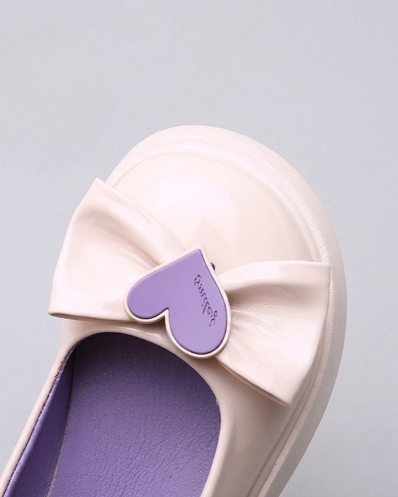 Zapato elegante para niña con lazo frontal de diseño moderno en España