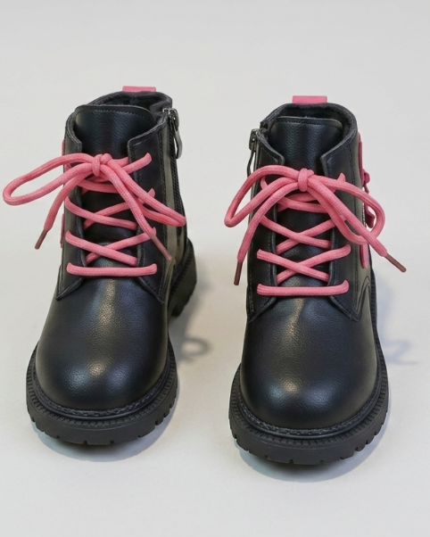 Botas de invierno para niña con diseño de corazones en España