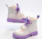 Bota de invierno para niña con diseño moderno y brillante en España