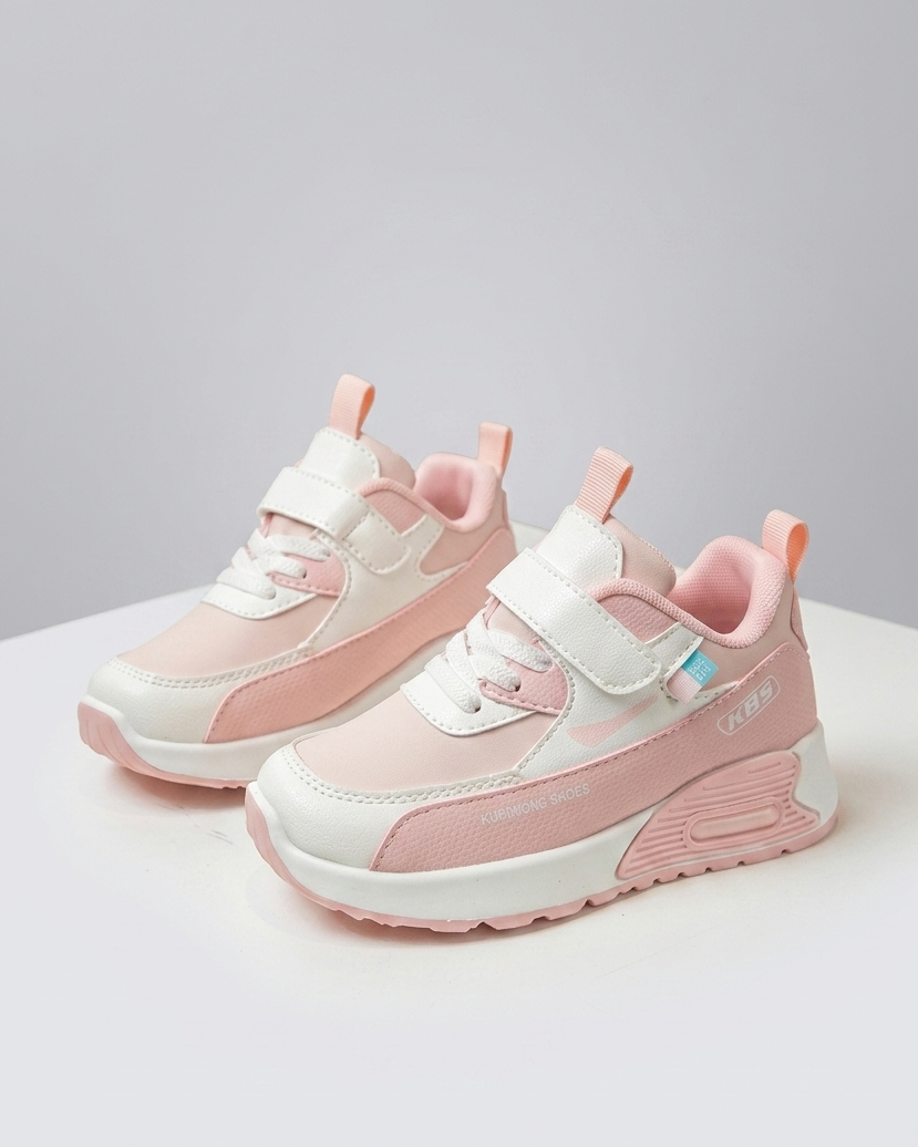Zapato con diseño deportivo moderno, apto para niños y niñas en España