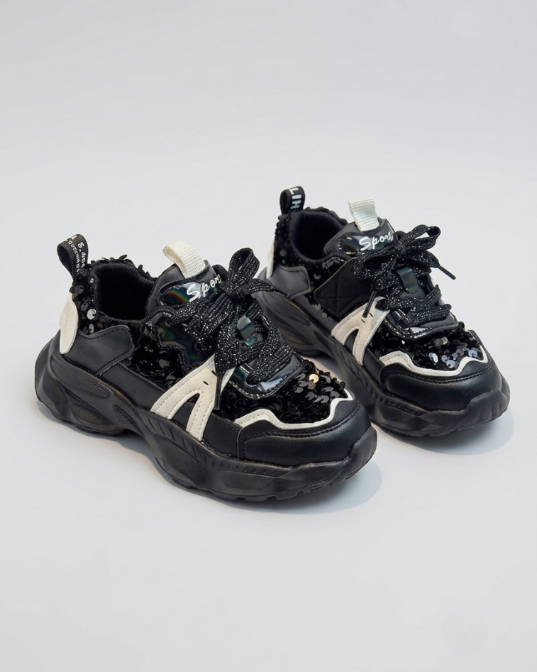 Zapato de invierno moderno para niños en España