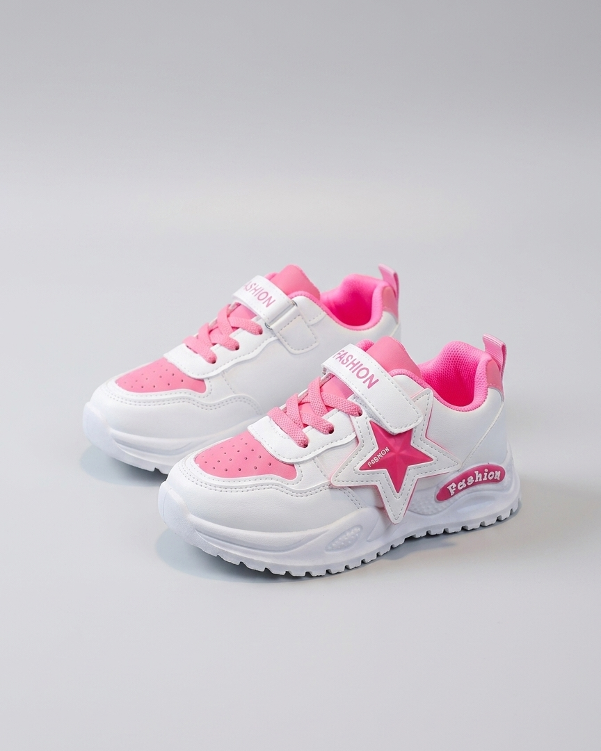 Zapatillas deportivas modernas con diseño de estrella rosa en relieve en España