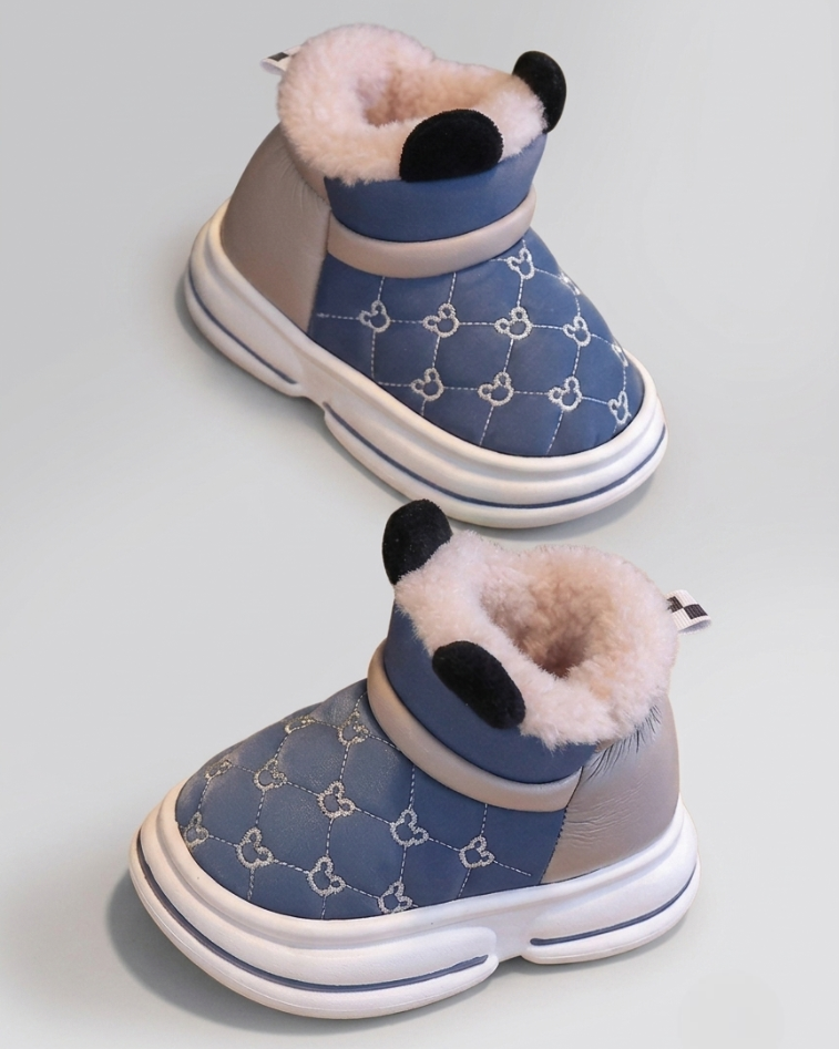 Zapato de invierno cálido con diseño moderno en España