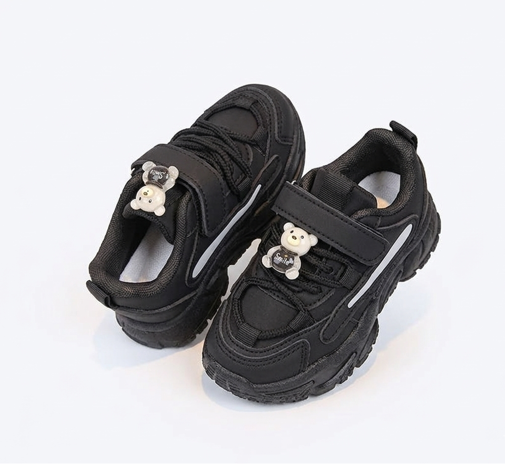 Zapato negro moderno para niños en España