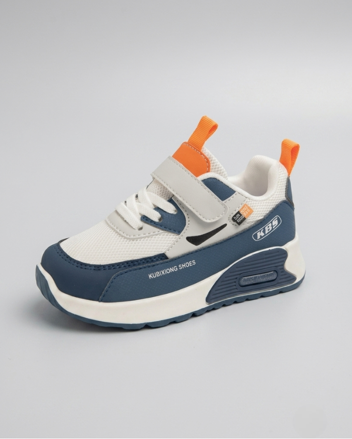 Zapato con diseño deportivo moderno, apto para niños y niñas en España