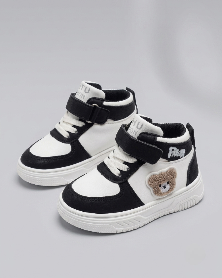 Zapatillas deportivas de diseño de goma con interior acolchado y cálido. en España