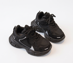 Zapatillas deportivas para niños con diseño moderno en España
