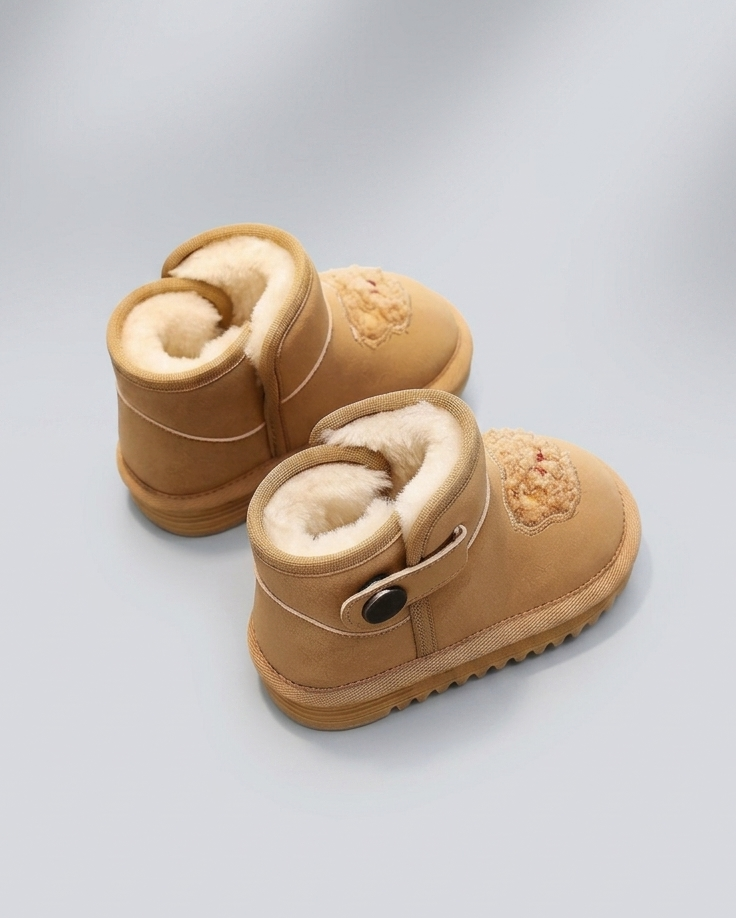Bota de invierno con diseño adorable decorada con cara de osito en España