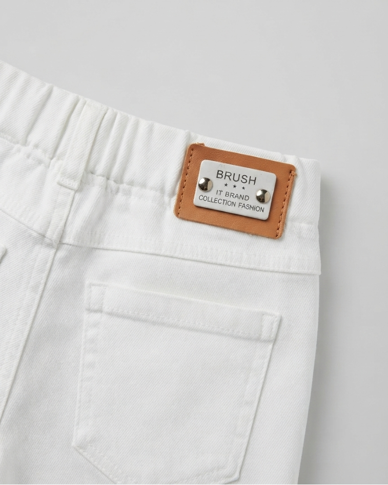 Pantalón Vaquero Blanco Esencial  Estilo Cómodo y Atemporal