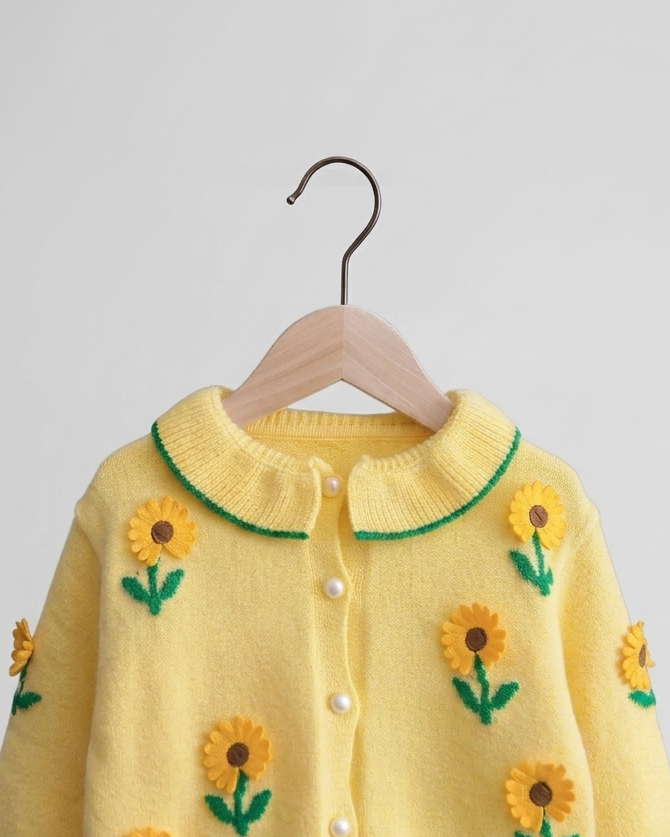 Conjunto niña 2 piezas: blusa tejida con cuello decorado y pantalón vaquero elegante en España