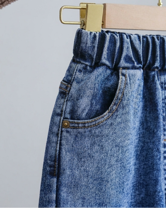 Conjunto niña 2 piezas: blusa tejida con cuello decorado y pantalón vaquero elegante en España