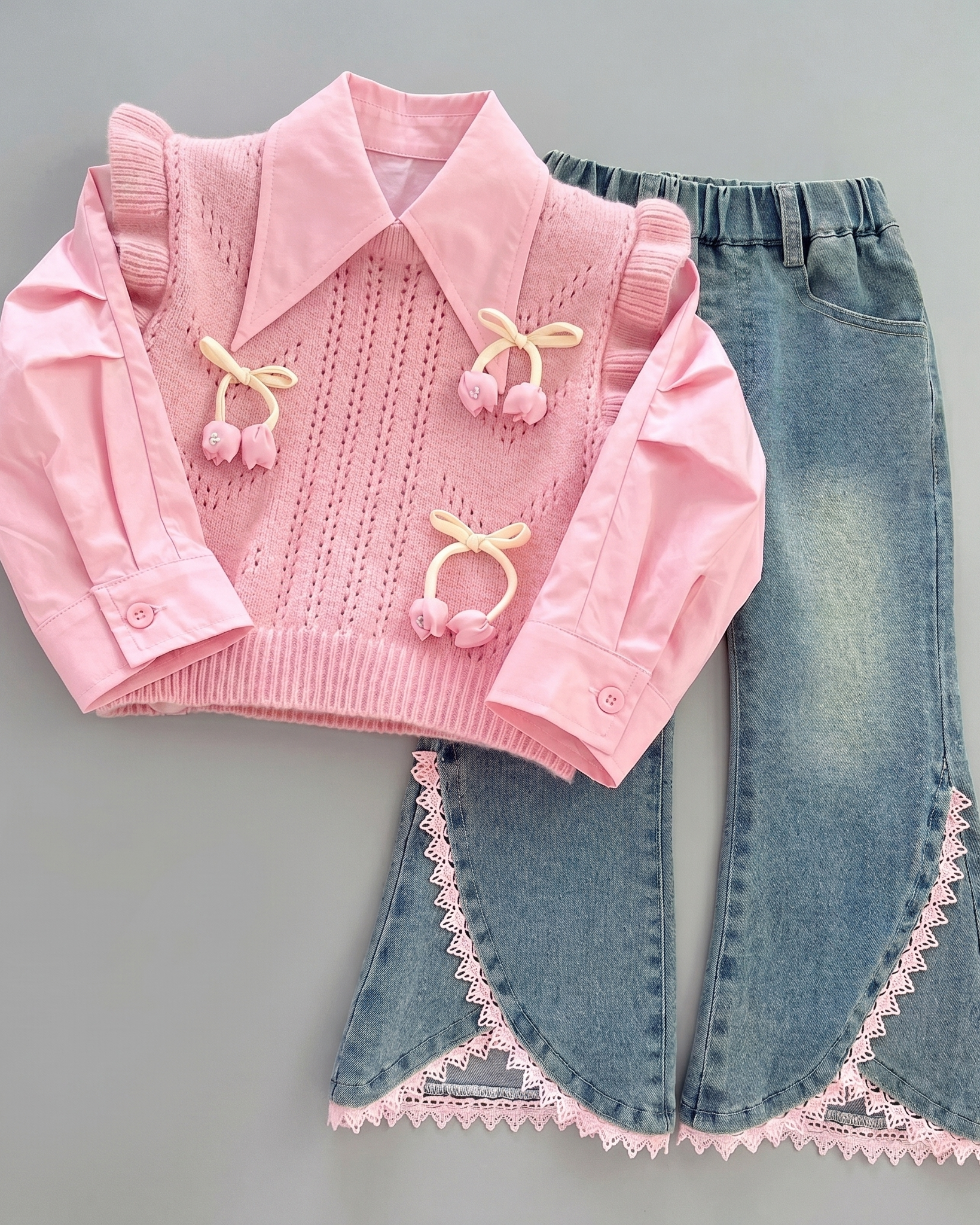 Conjunto niña 3 piezas elegante con blusa, suéter de punto y pantalón vaquero acampanado con encaje,en España