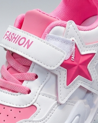 Zapatillas deportivas modernas con diseño de estrella rosa en relieve en España