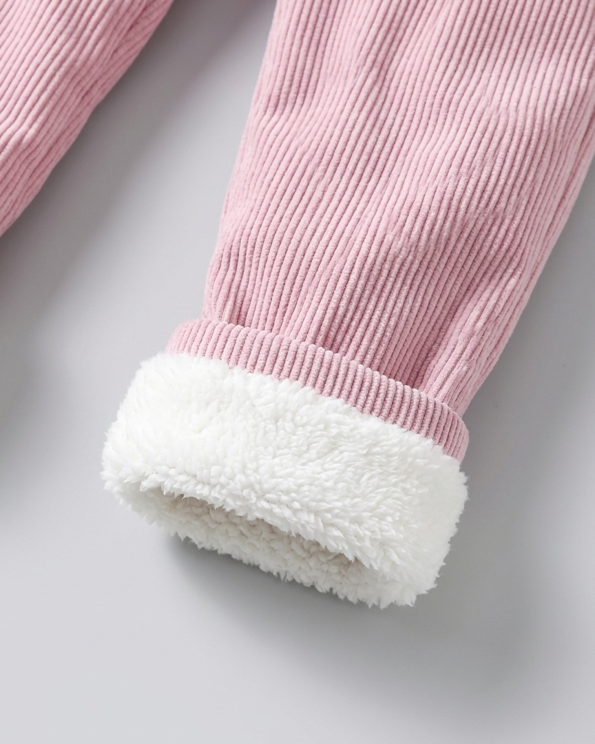 Abrigo de invierno para niña con cuello de pelo suave, cinturón elegante y gorro a juego looks elegantes y en España