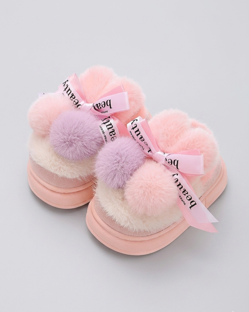 Pantuflas de invierno cálidas para niños con peluche suave y bolas de colores en España