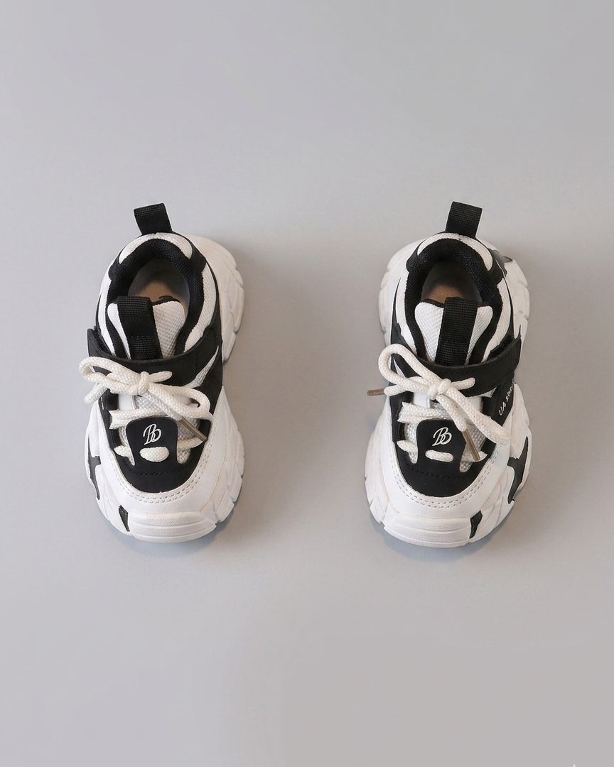 Zapato con diseño deportivo moderno en España