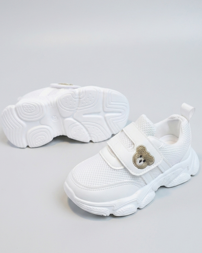 Zapato deportivo blanco para niños en España