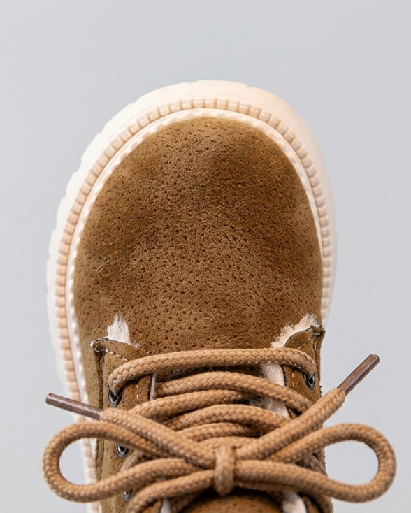 Zapatos de invierno cálidos para niños en España