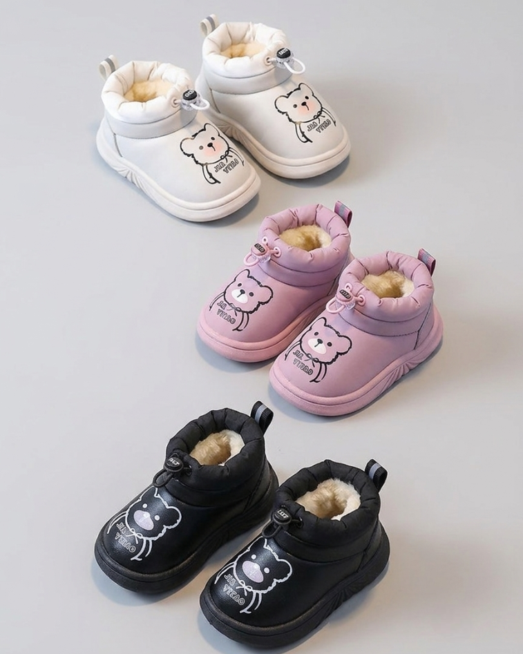 Zapato de invierno con diseño de oso en España