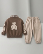 Conjunto bebé 3 piezas ropa bebé niño con cárdigan de oso camisa de cuadros y pantalón beige en España