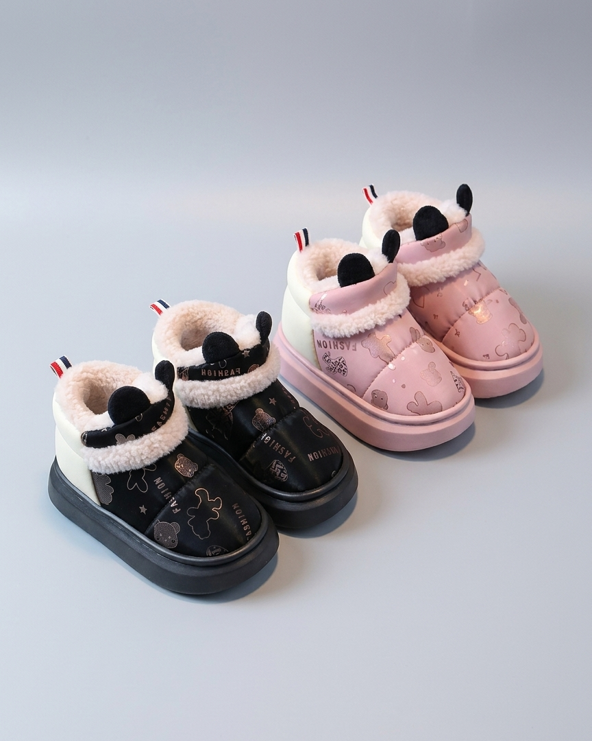Zapato de invierno cálido con diseño de dibujos animados para niños en España
