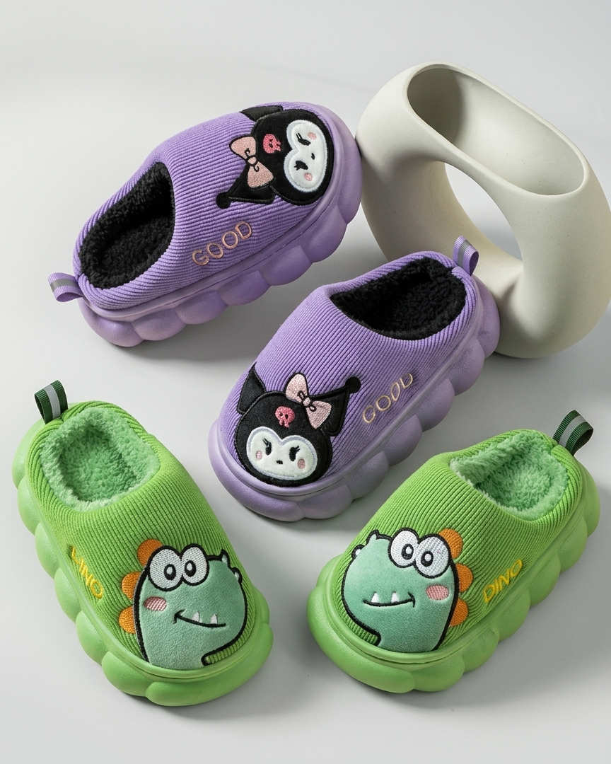 Pantuflas de invierno cálidas con diseño de caricatura en España