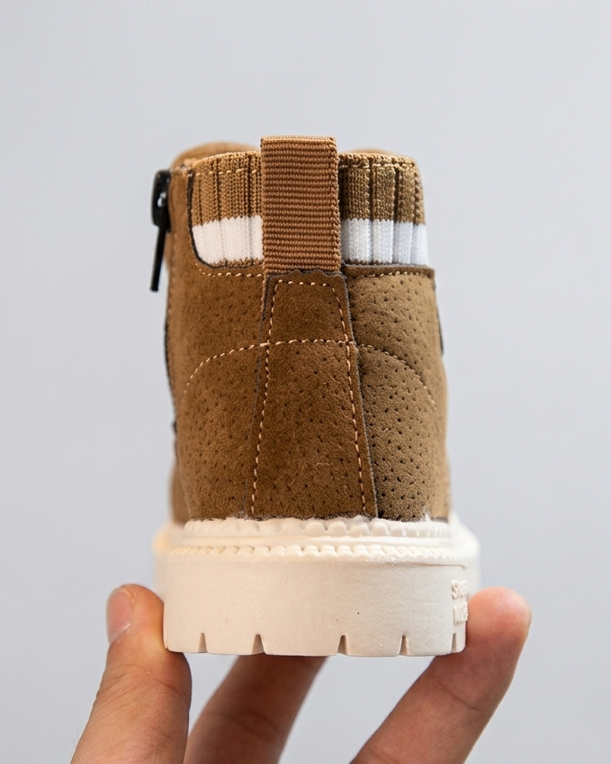 Zapatos de invierno cálidos para niños en España
