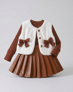 Conjunto niña invierno 3 piezas: suéter de punto, chaleco de peluche y falda de cuero sintético  en España