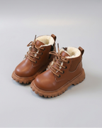 Botas de invierno con diseño práctico y resistente al frío en España