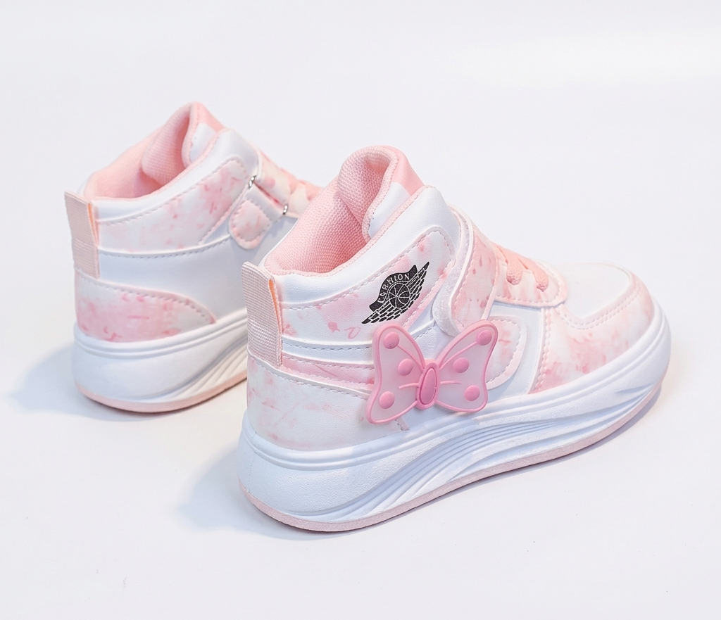 Zapatillas deportivas para niñas con diseño moderno en España