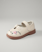 Zapato clásico de verano para niñas con bordado de flores en España 
