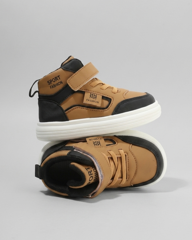 Zapatillas deportivas modernas para niños en España