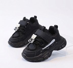 Zapato negro moderno para niños en España