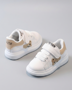 Zapato deportivo con diseño clásico en España
