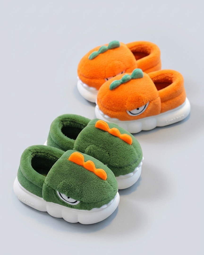 Pantuflas de invierno con pelo suave y cálido en España