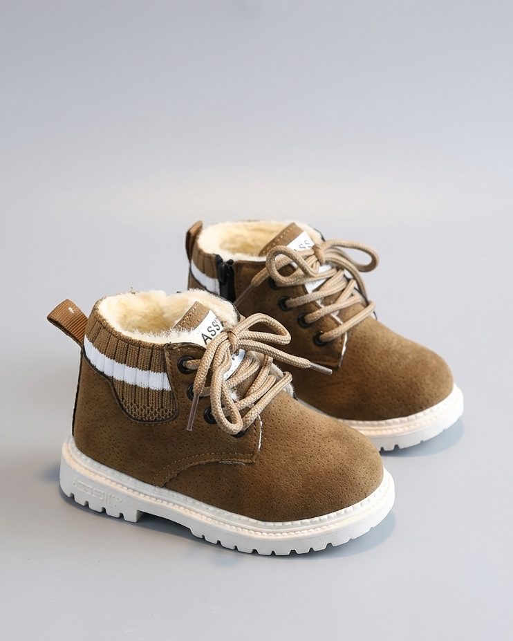 Zapatos de invierno cálidos para niños en España
