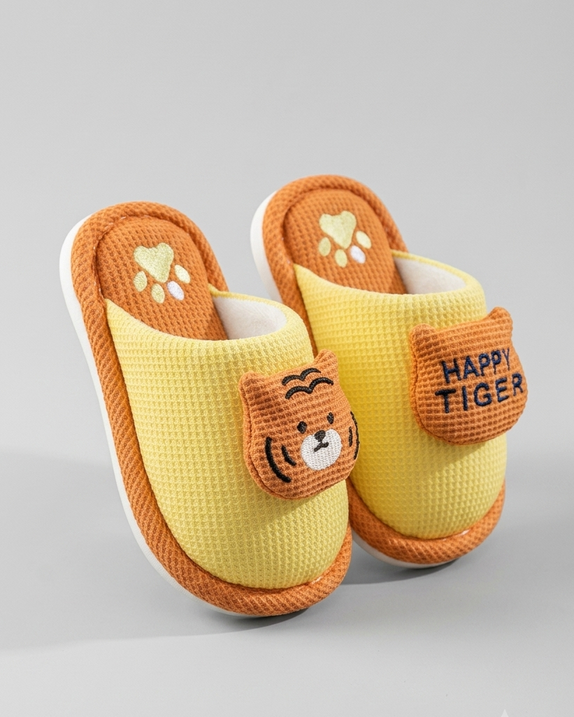 Pantuflas de algodón suave con forro cálido y diseño de dibujos animados en España