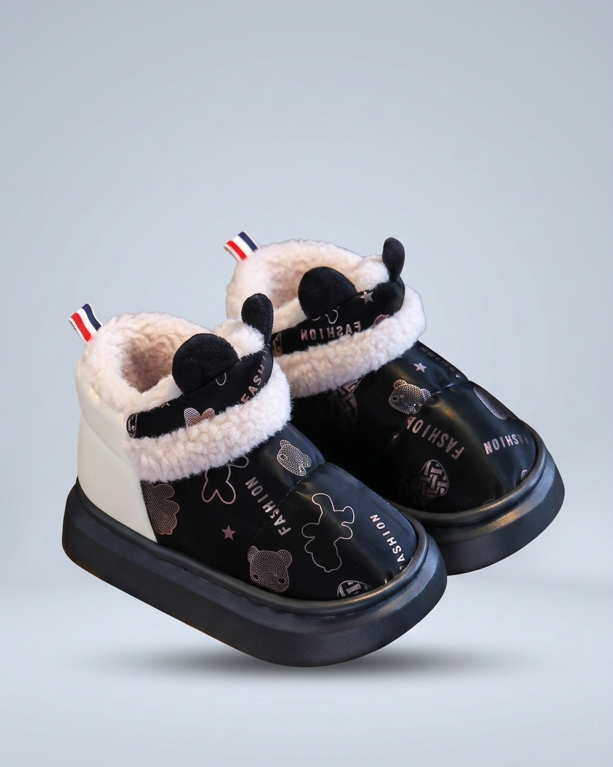 Zapato de invierno cálido con diseño de dibujos animados para niños en España