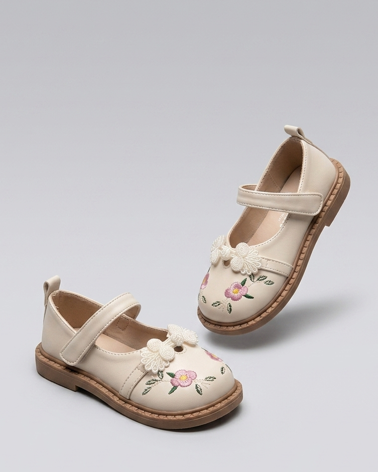 Zapato clásico de verano para niñas con bordado de flores en España