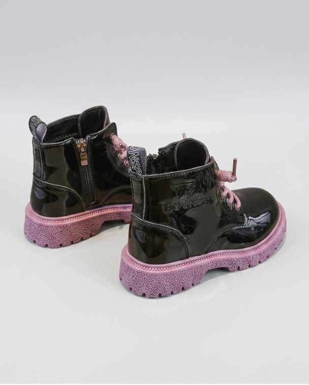 Bota de invierno brillante con estilo moderno para niños en España